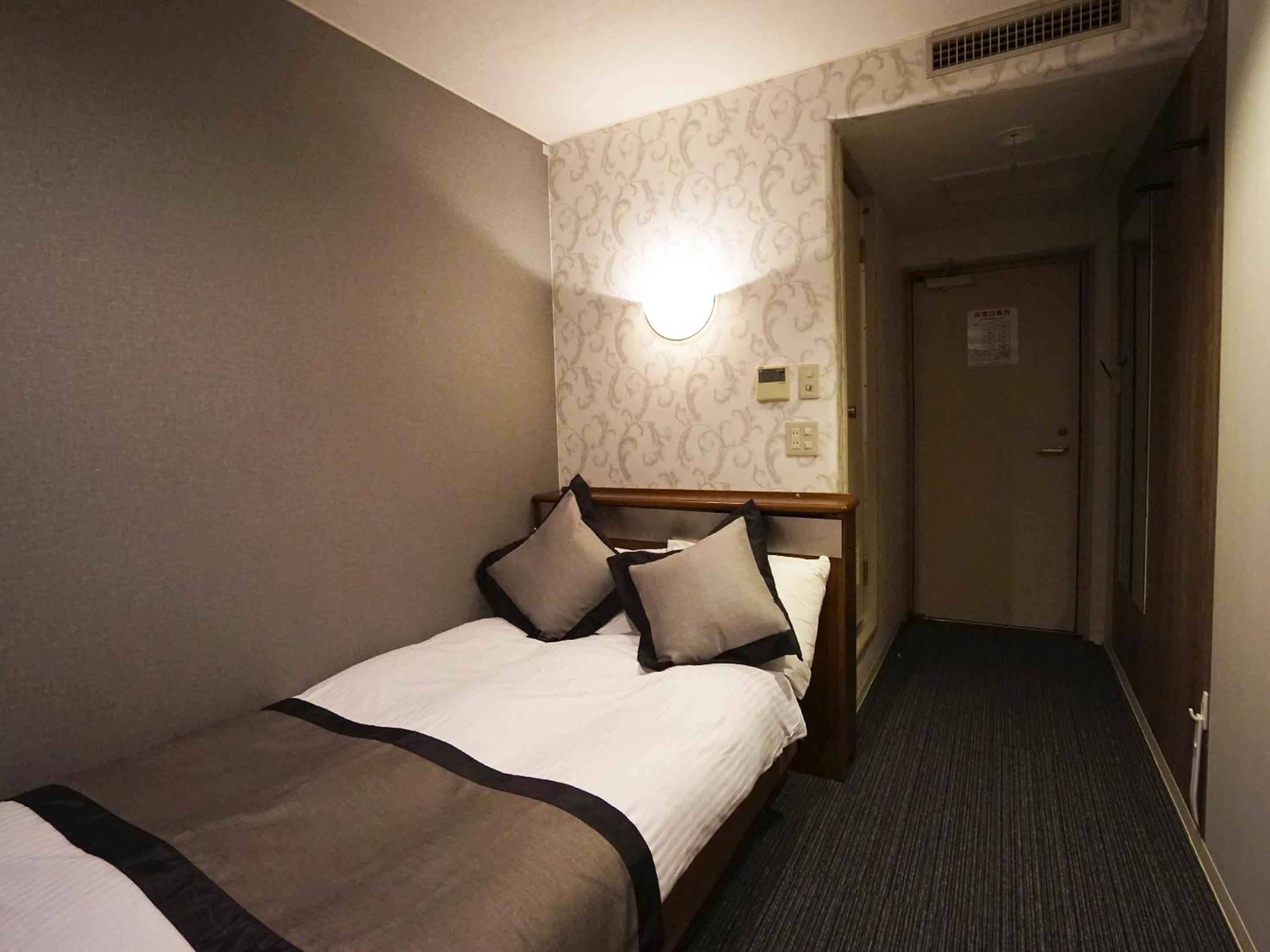 Semi Room, Semi Double Bed
