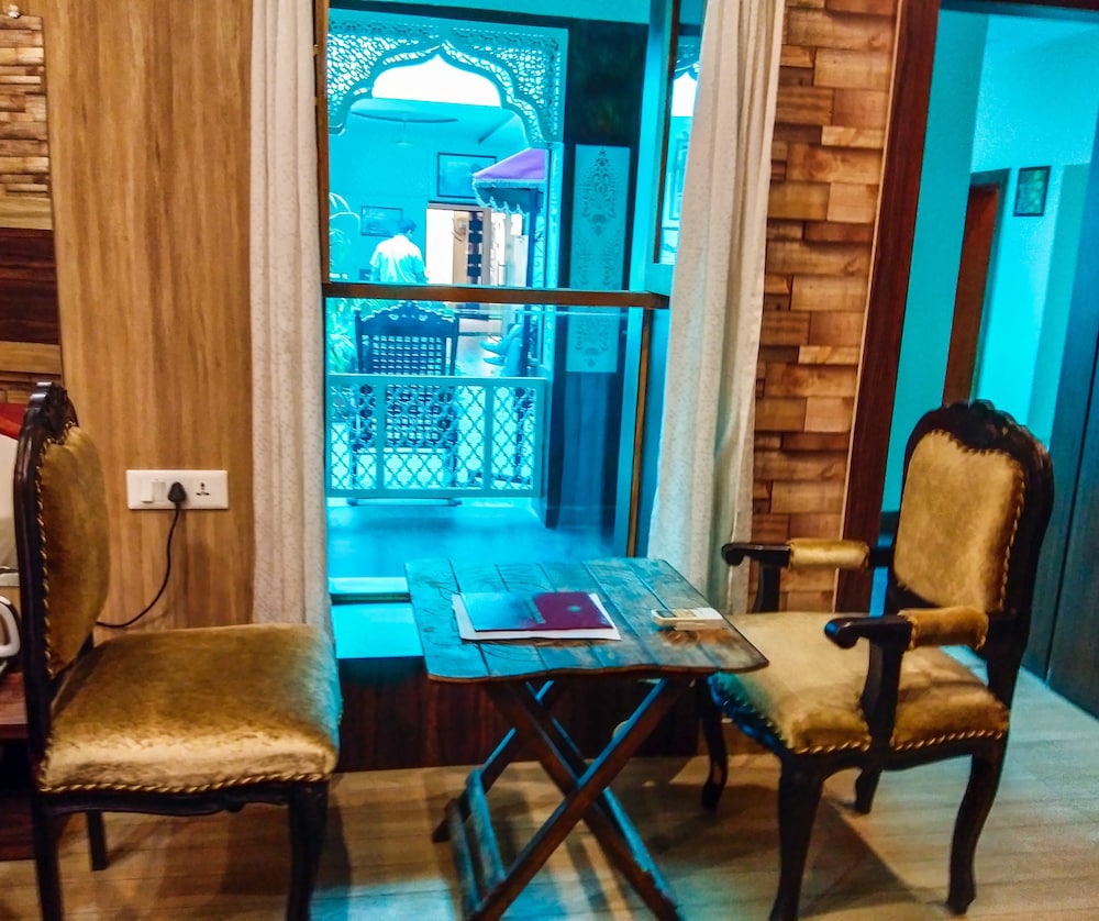 Dwivedi Hotels Sri Omkar Palace 22/37