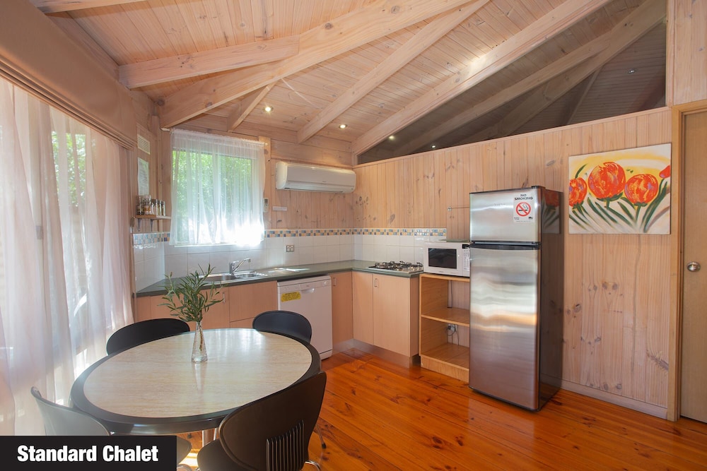 GRAMPIANS CHALETS 10/50