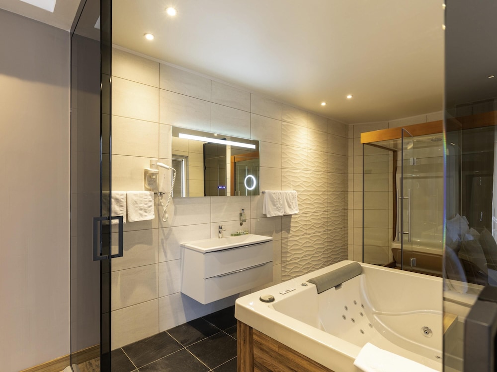 Movenpick Resort and Spa Fruske Terme 56/57