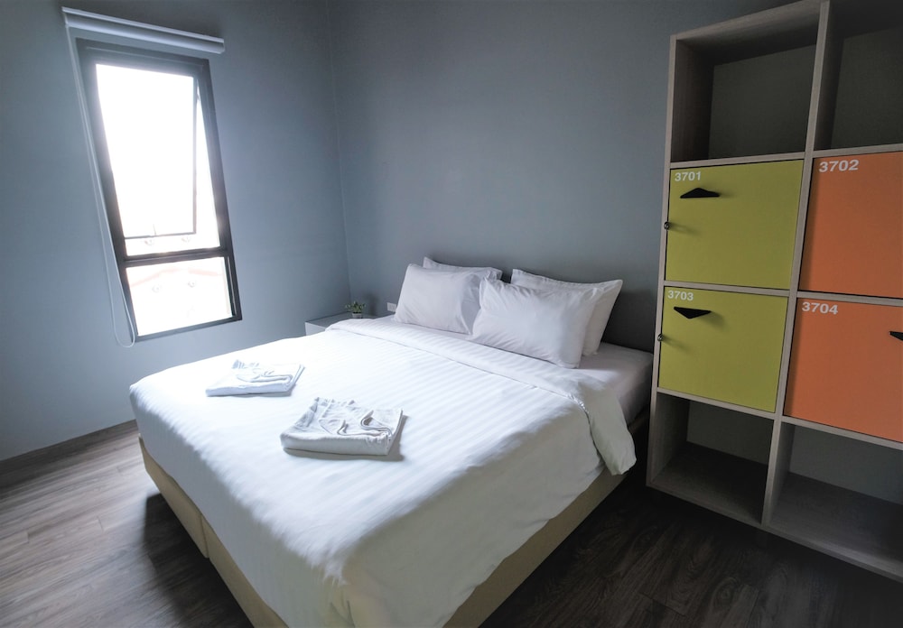 Isanook Hostel 8/28