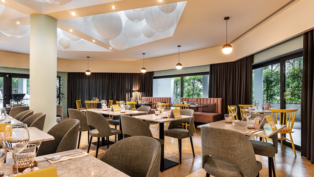 The Magnolia Hotel 50/59