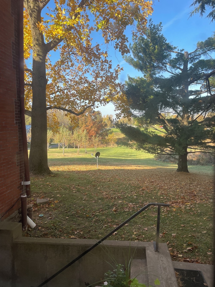 Nauvoo Grand Bed and Breakfast 42/51
