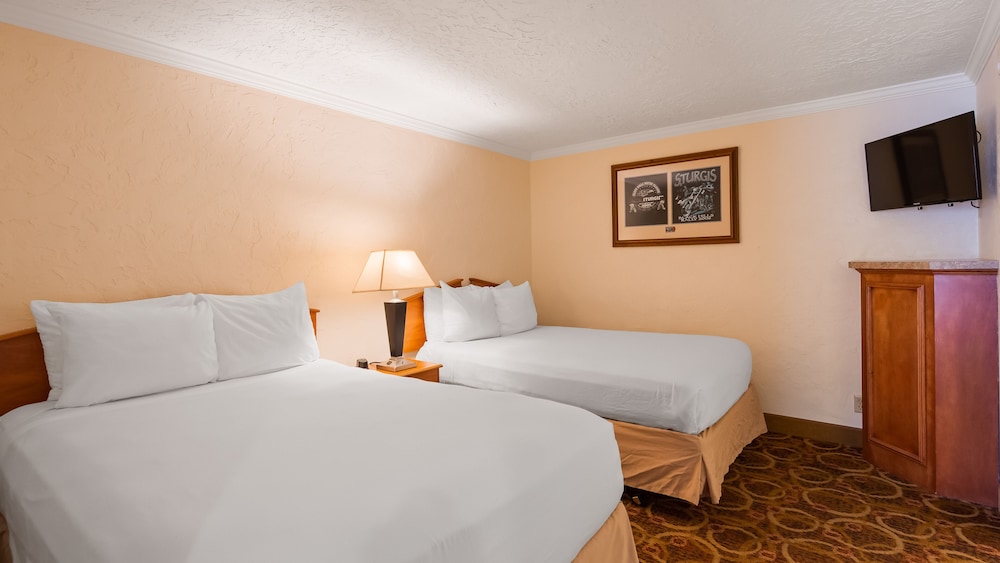 Sturgis Lodge & Suites, Travelodge by Wyndham 6/36