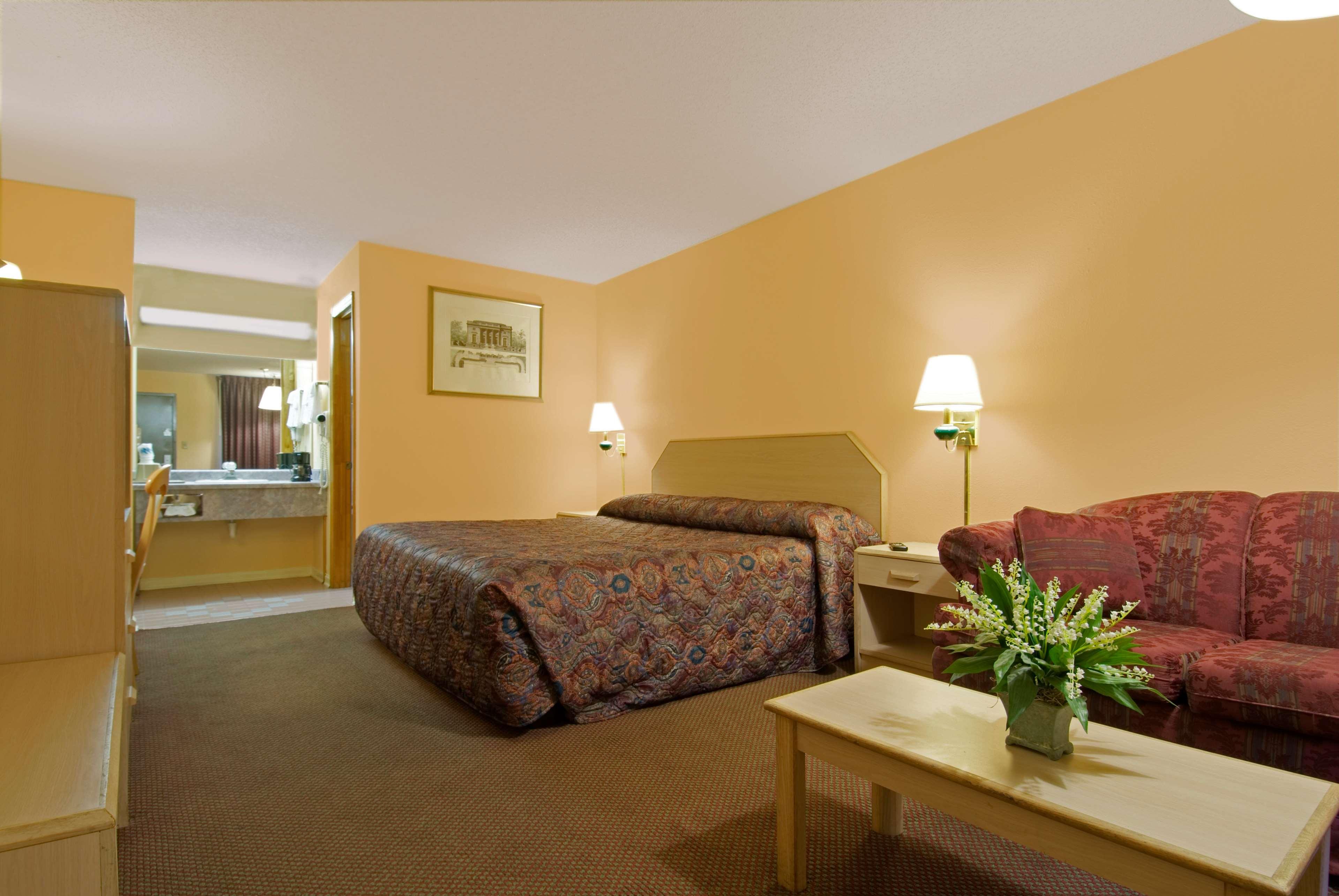 Americas Best Value Inn 14/19