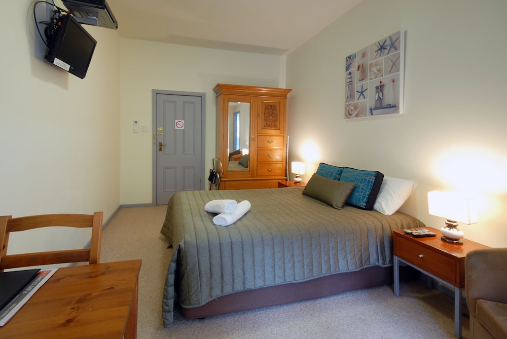 Riverview Boutique Motel 11/48
