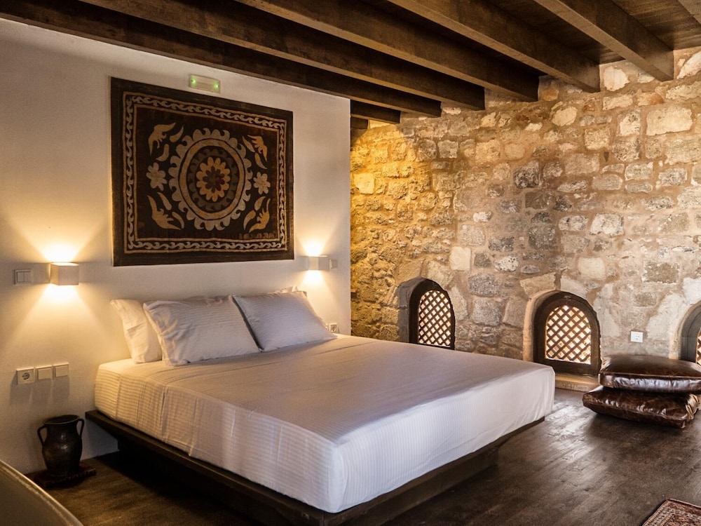 TRINITY BOUTIQUE HOTEL 6/45