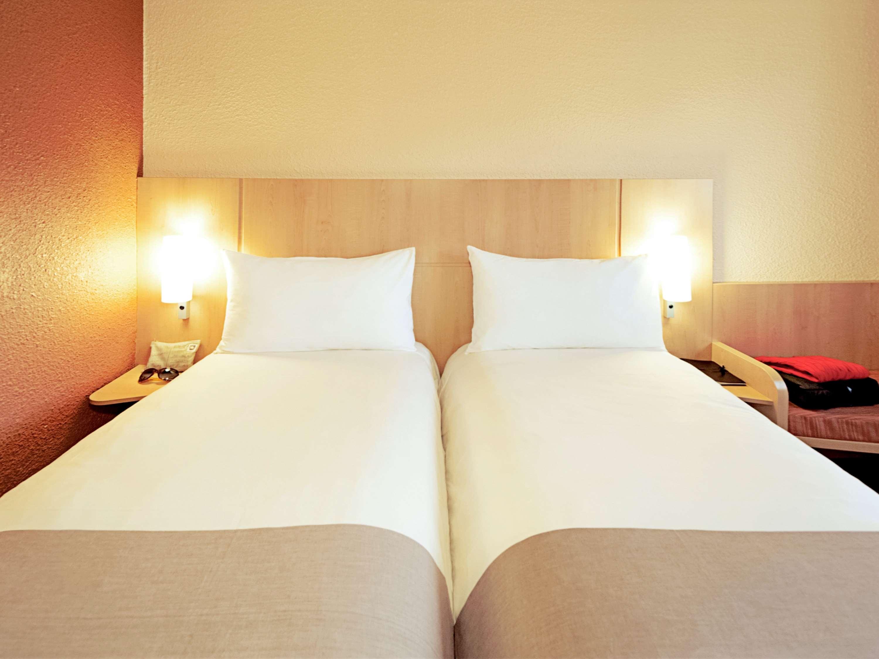 غرفة قياسية بسريرين منفصلين، Ibis Cologne Airport Hotel 10/10