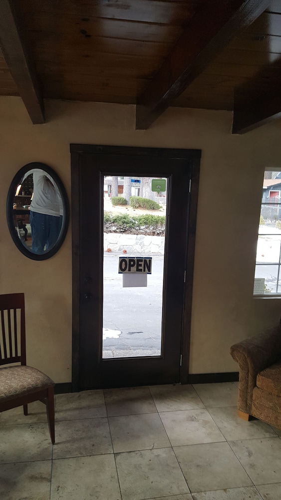 Emerald Bay Lodge 26/40