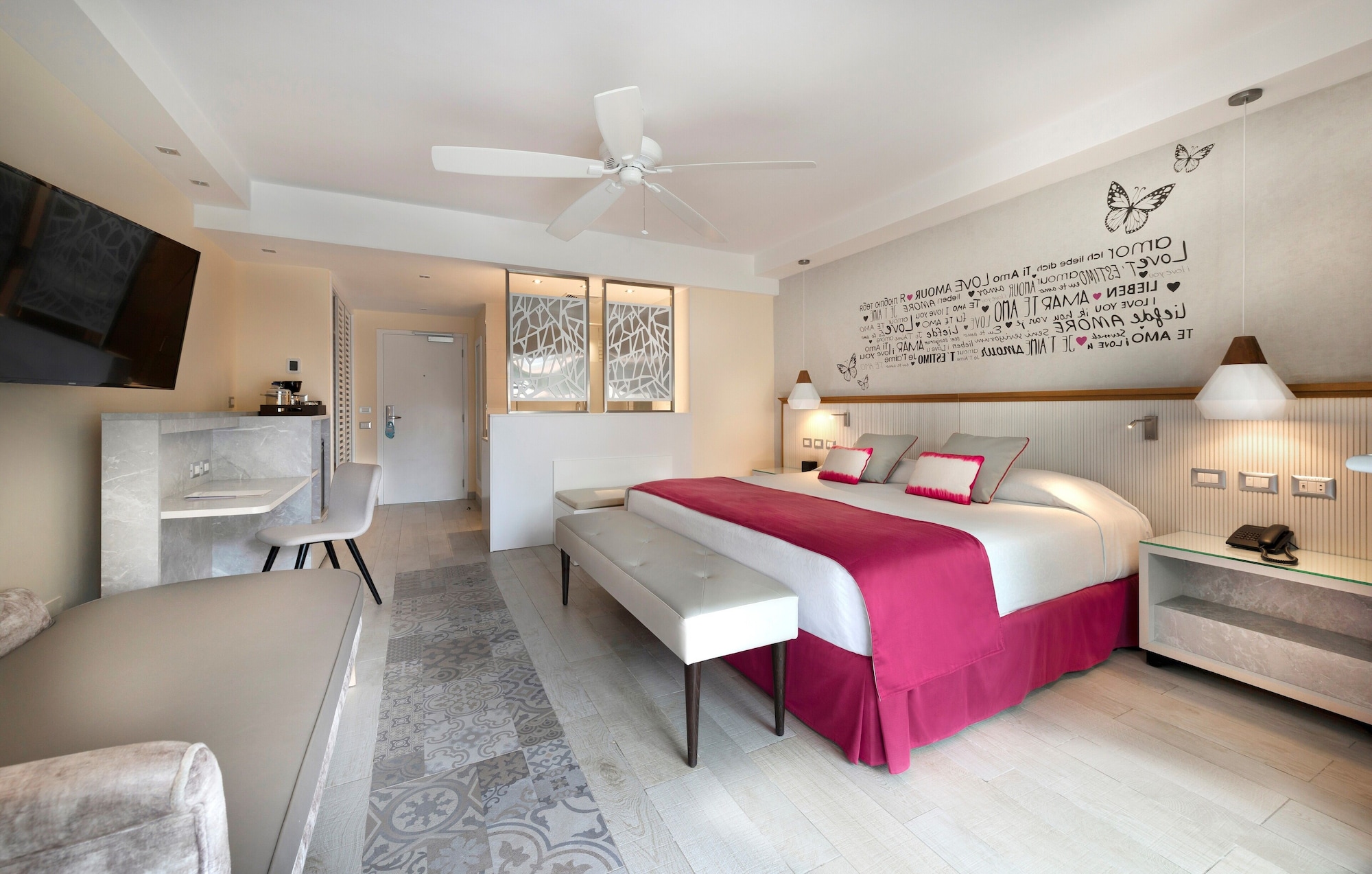 Romance, Deluxe, Privilege, King Bed