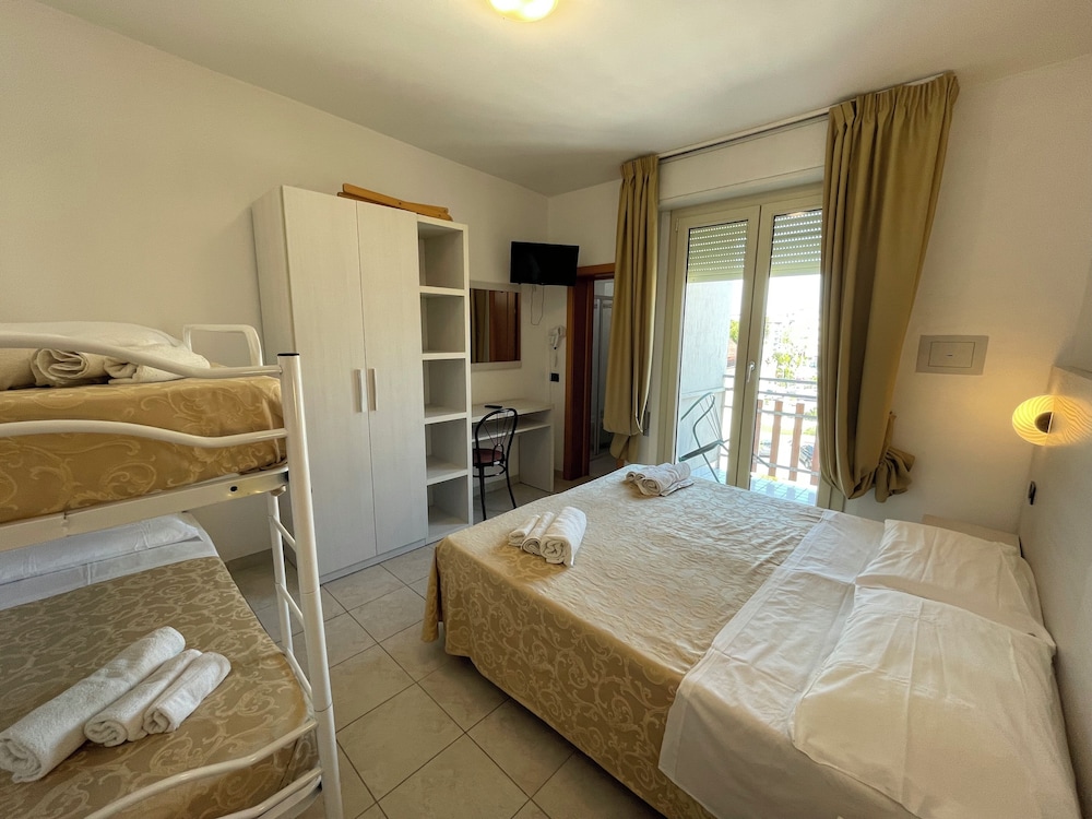 Hotel Marina 15/58