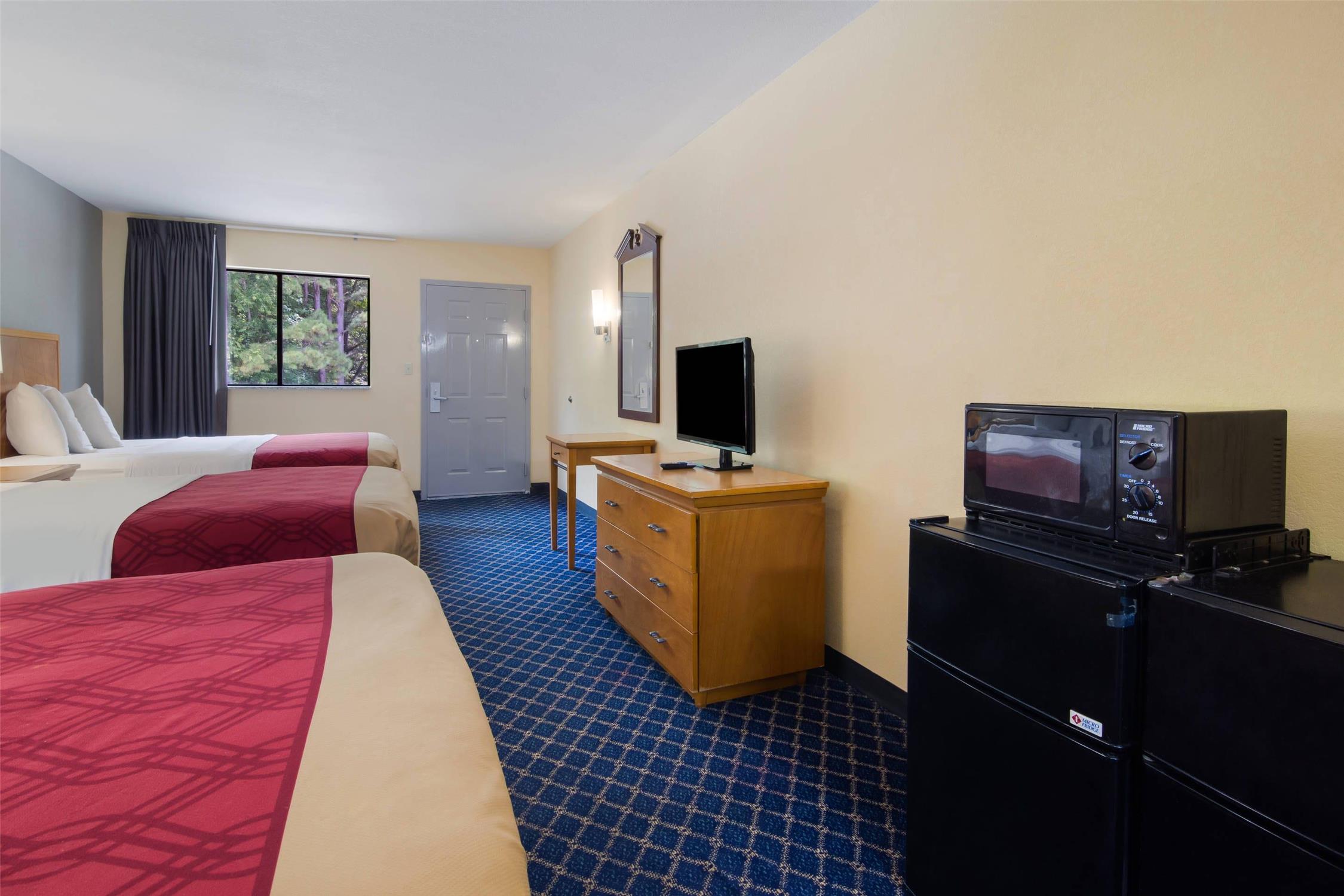 Econo Lodge Battleboro Rocky Mount I-95 25/54