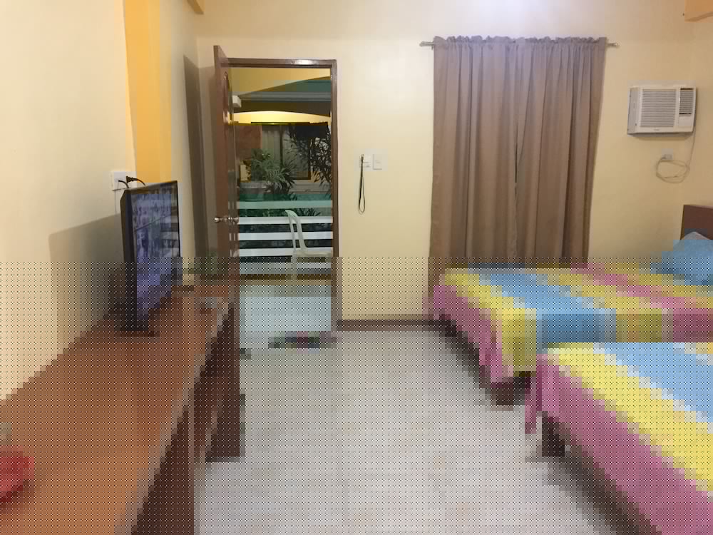 White Beach Hotel Bar And Restaurant 38/90