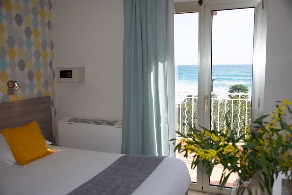 Hôtel Reine D'Azur 46/50