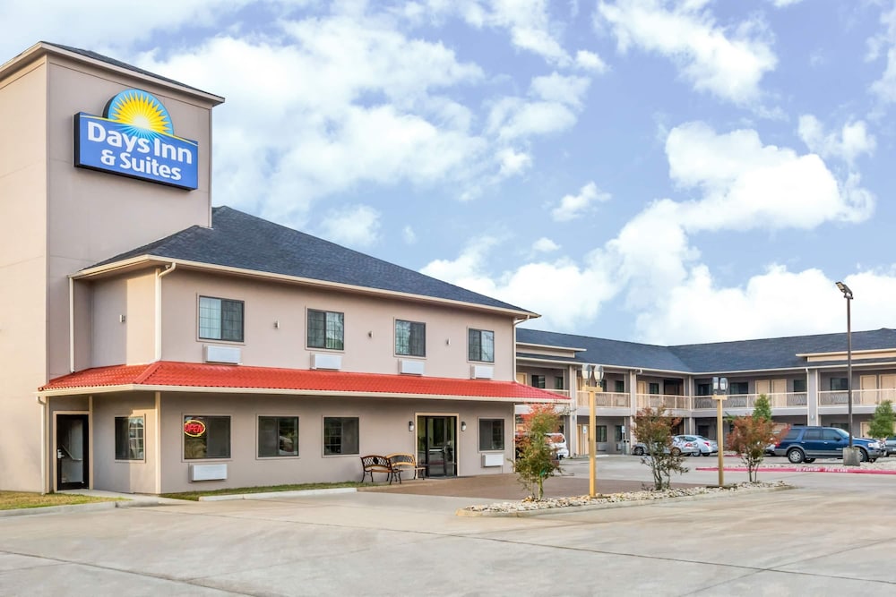 Days Inn & Suites by Wyndham Madisonville 3/35
