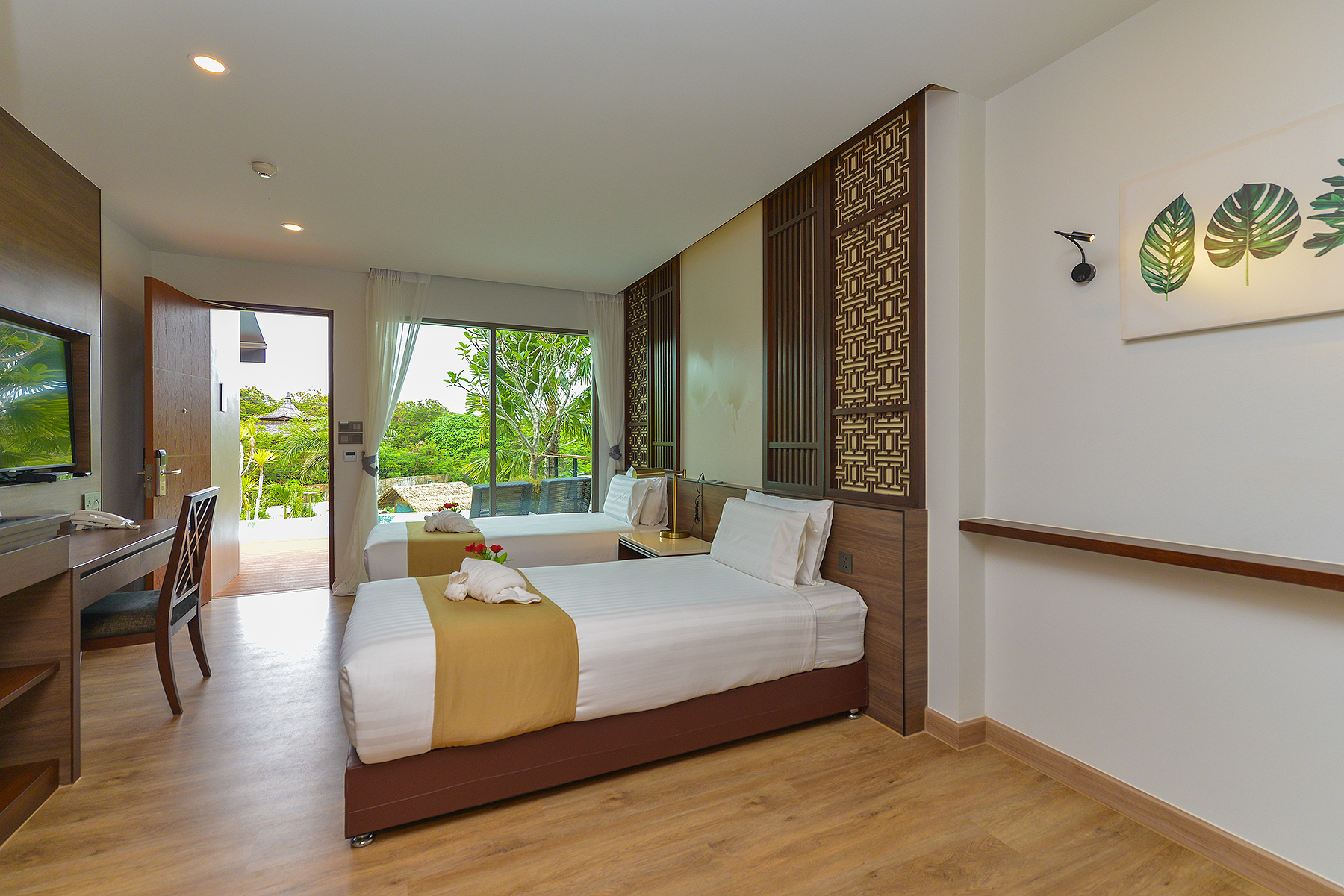 Villa, Pool Access