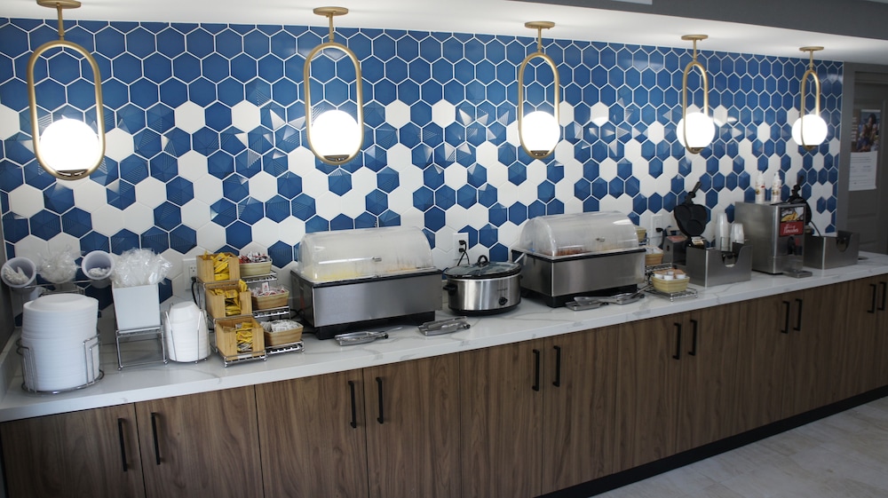 Hawthorn Extended Stay by Wyndham Knoxville 46/46
