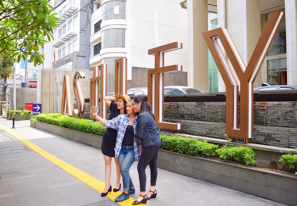 Ashley Hotel Jakarta 62/66