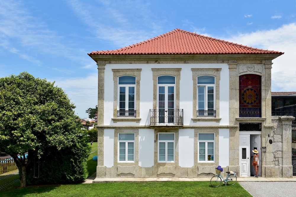 SOLAR EGAS MONIZ CHARMING HOUSE AND LOCAL EXPERIENCE 2/50