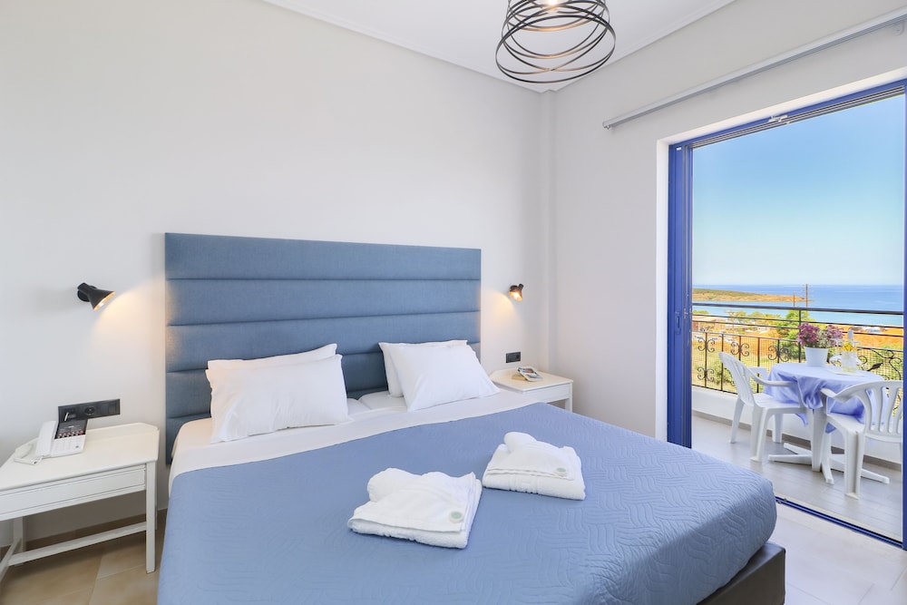 Alexis Hotel 26/87