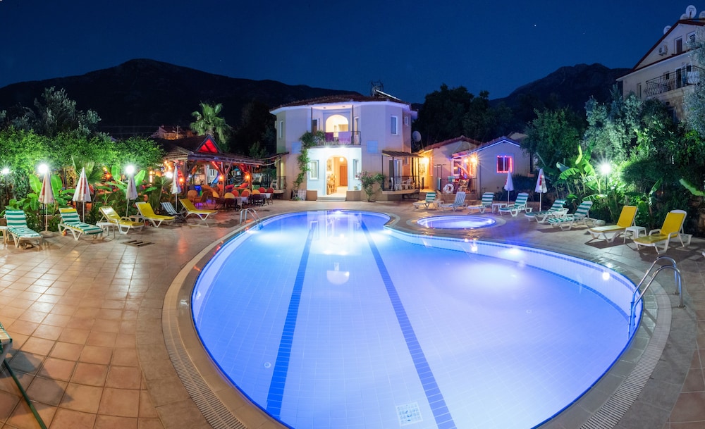 Sonmez Hotel 20/31