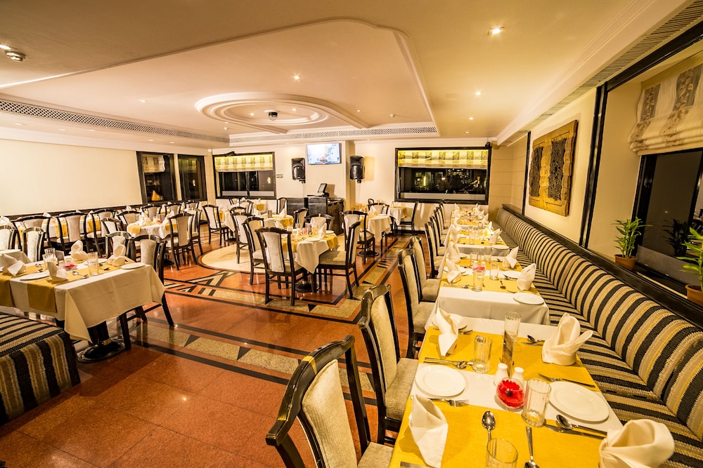 Fariyas Hotel Mumbai 36/50
