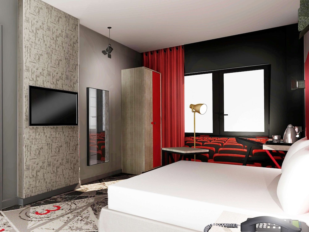 IBIS STYLES LONDON EALING 29/76