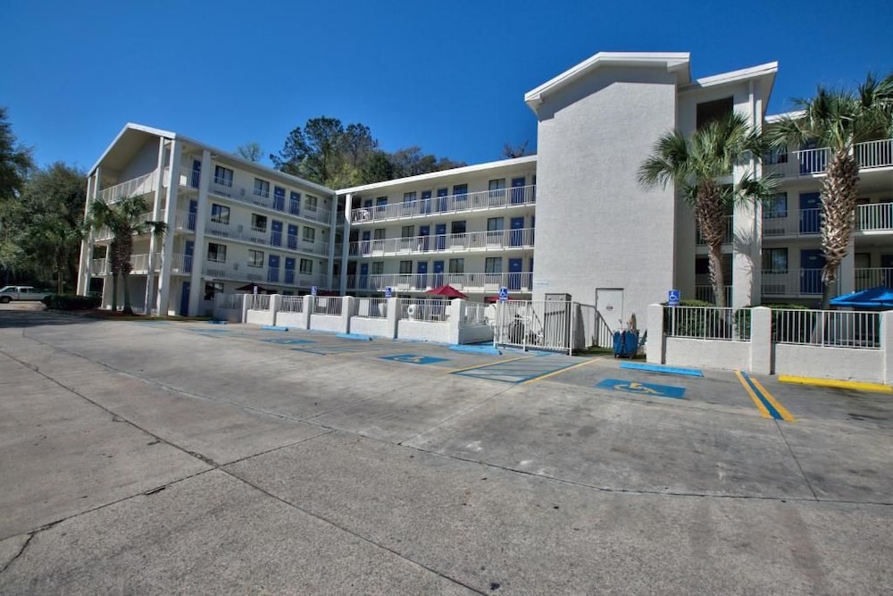 Loyalty Inn Tallahassee 32/48