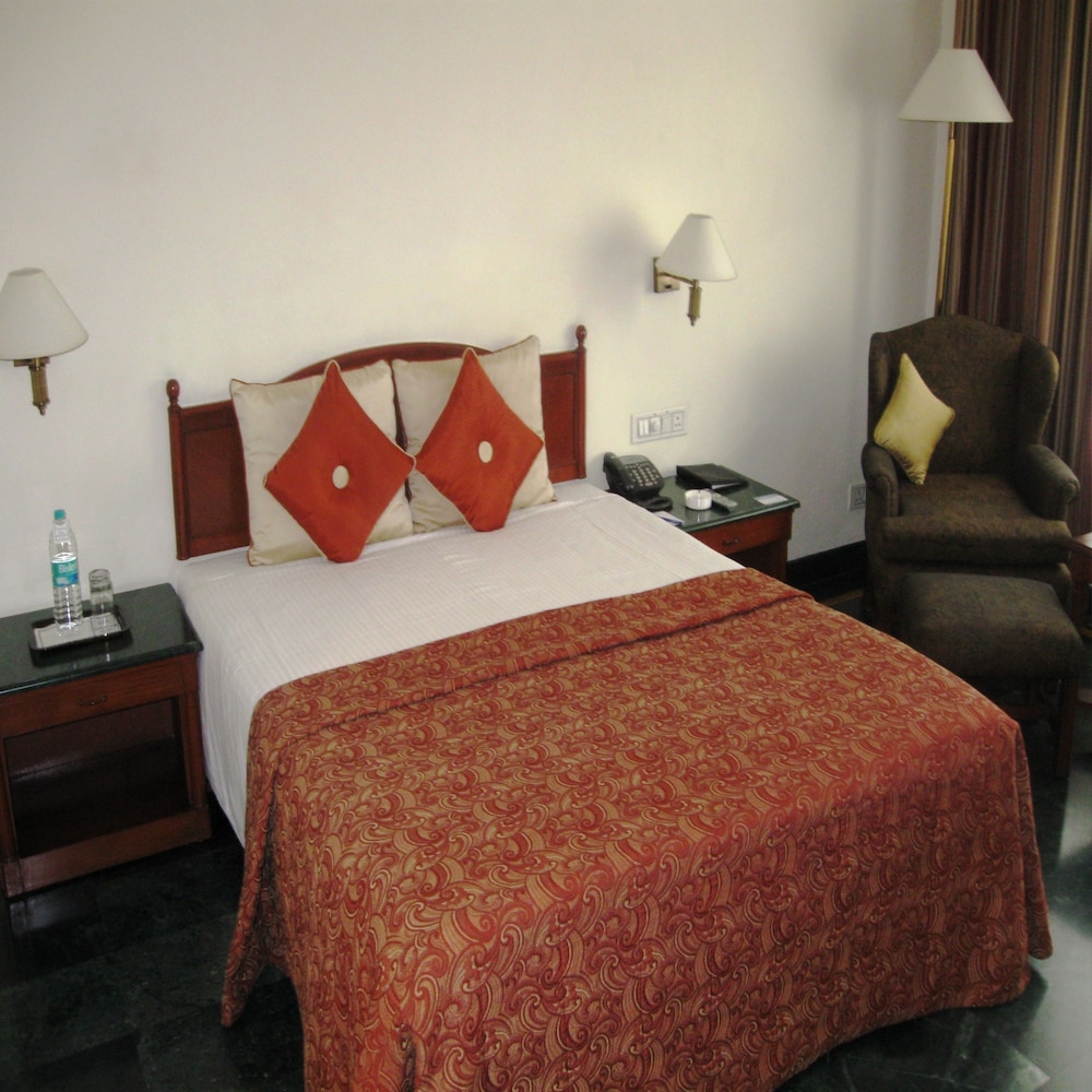 La Place Sarovar Portico Lucknow 23/55