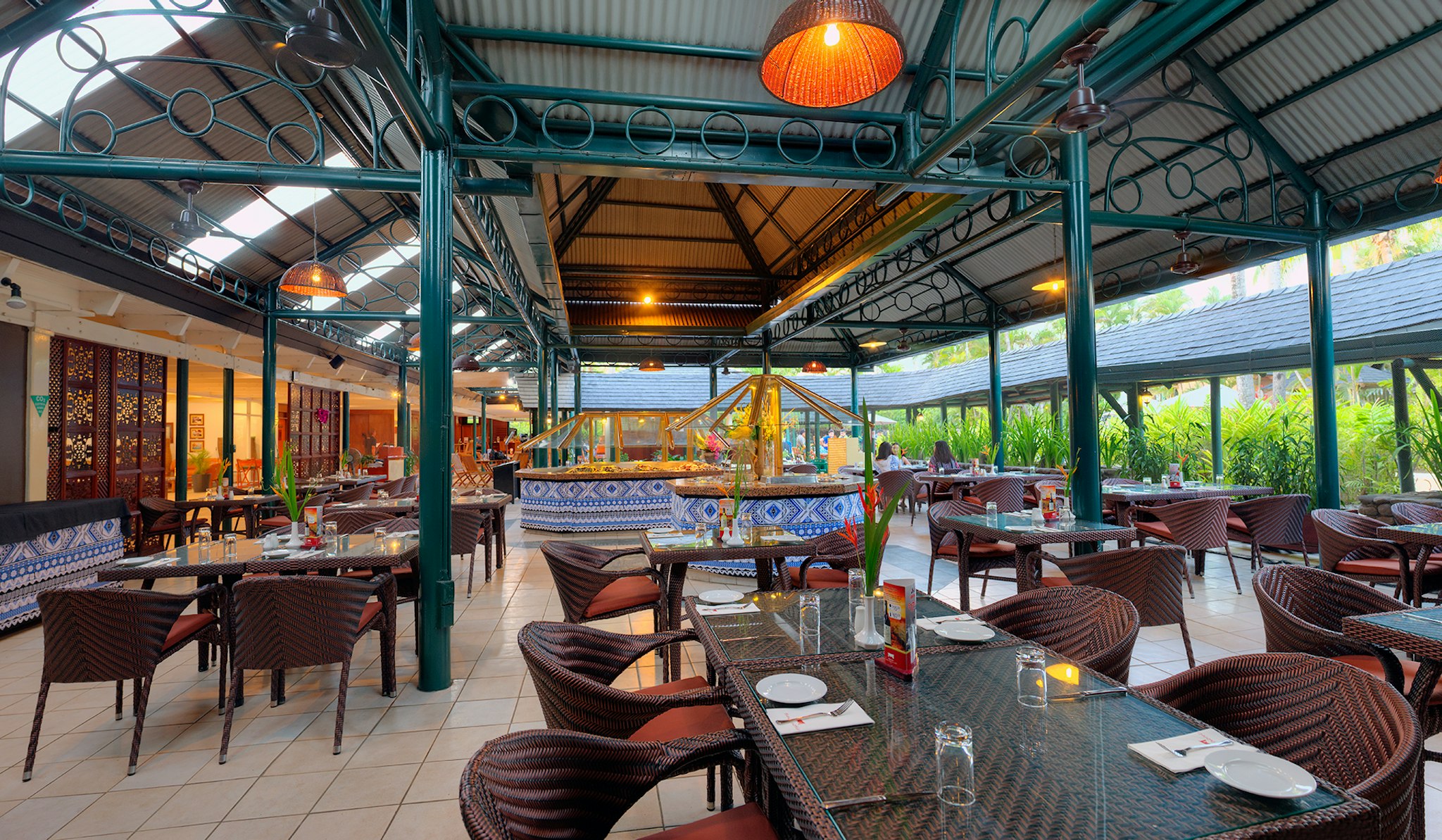 Tanoa International Hotel 35/36