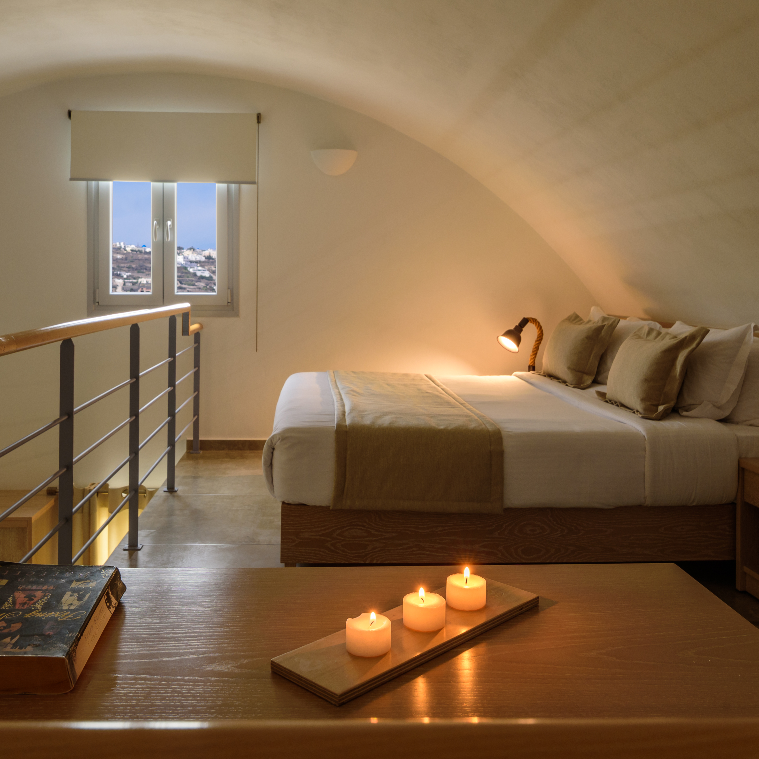 LOFT, SUITE, OUTDOOR JETTED TUB