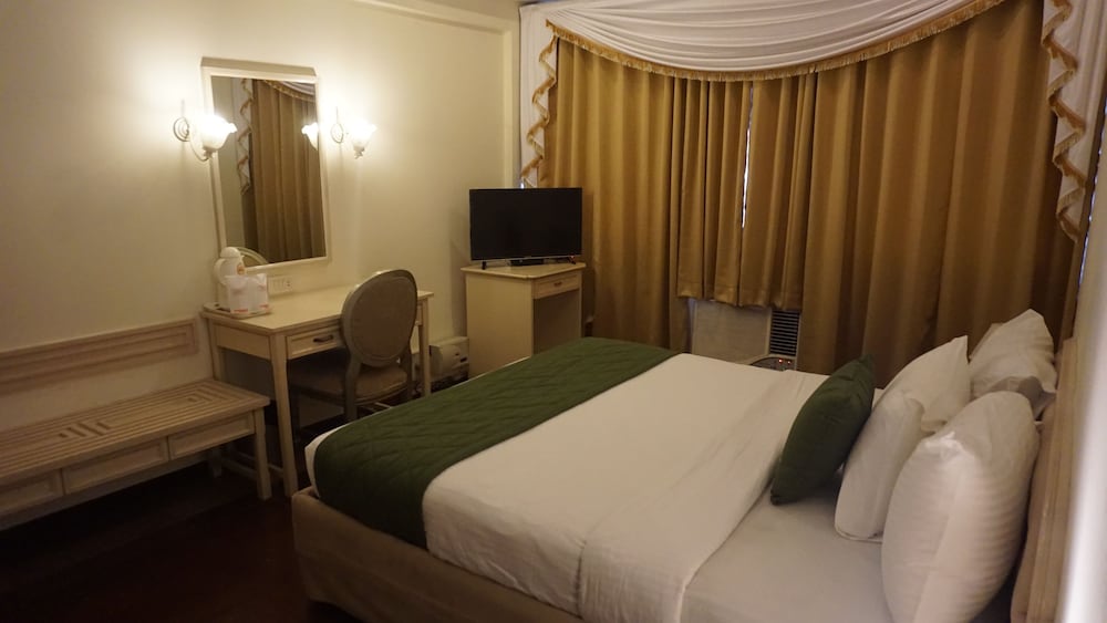 Hotel Poonja International 13/18
