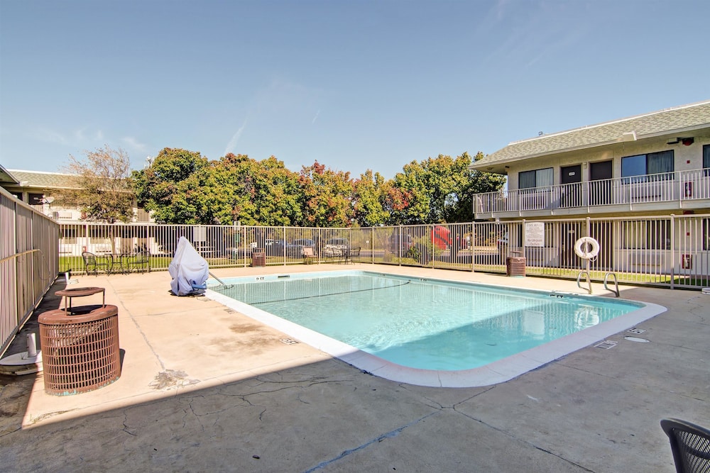 Studio6 Grand Prairie, TX 45/60