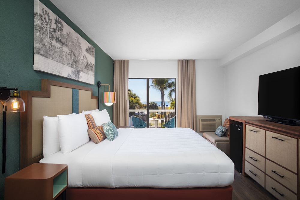 The Beachcomber St. Pete Beach, Outset Collection by Hilton 9/40