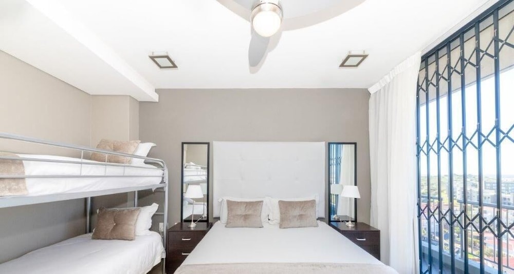 Infinity Self-Catering Apartments 23/50
