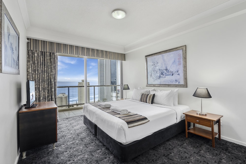 3 BEDROOMS, APARTMENT, OCEAN VIEW, 2 BATHROOMS