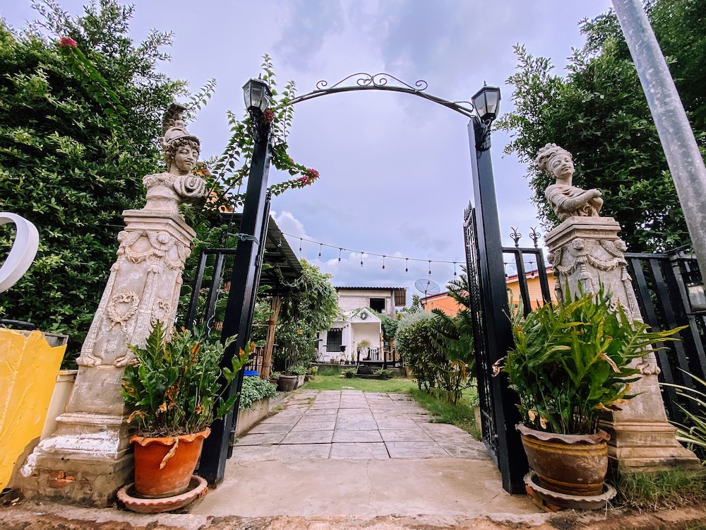 The Castello Resort 42/50