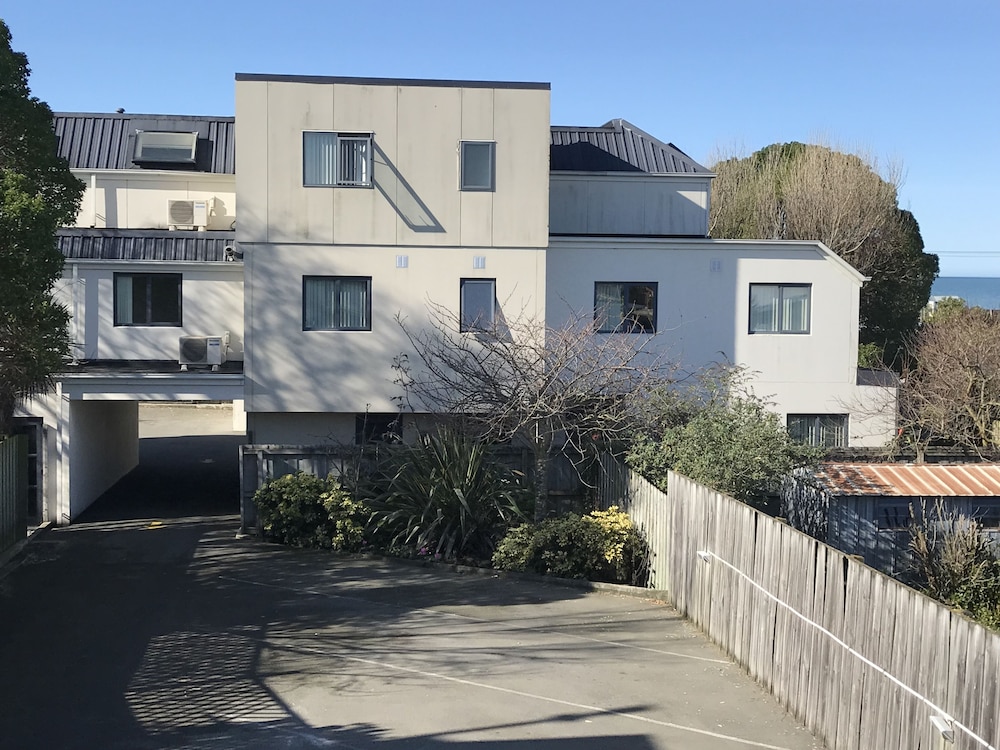 Beachlife Apartments 5/59