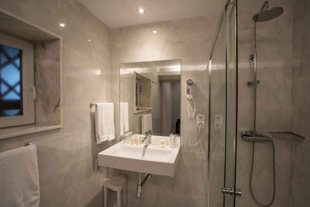 Pao de Acucar Hotel 48/50