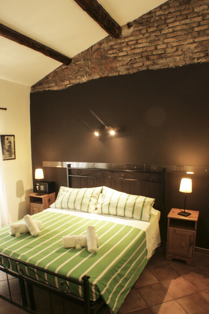 Sixtythree Guesthouse 4/40
