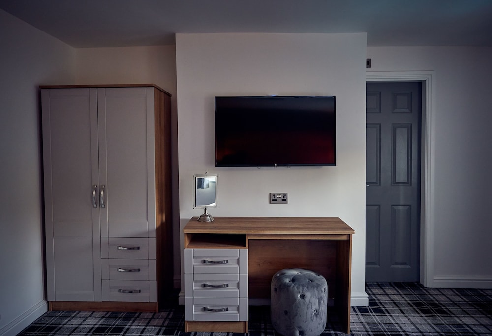 The Kirkfield Hotel 30/33