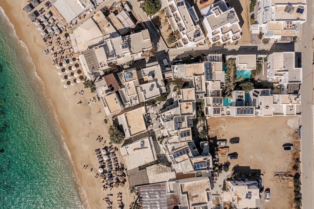 Majo Suites 56/60