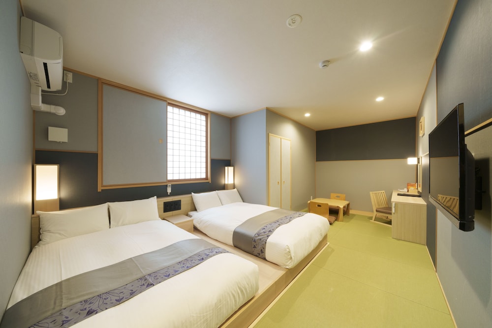 JAPANESE WESTERN, DELUXE, TWIN BEDS
