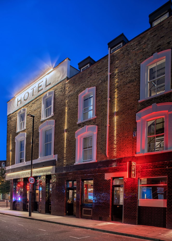 Camden Enterprise Hotel 6/50