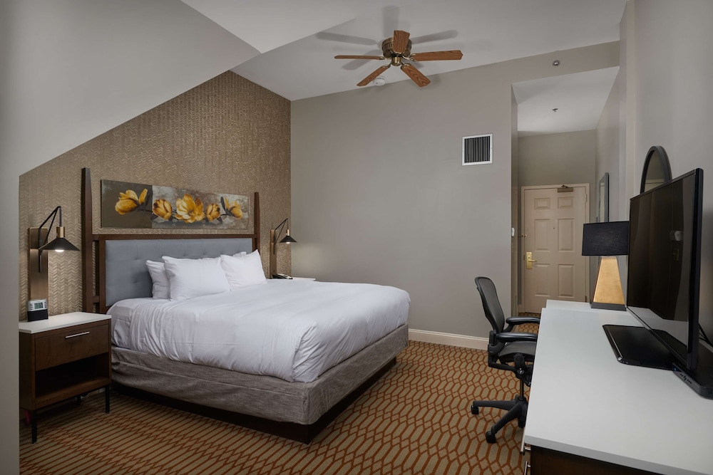 Virginia Crossings Hotel Conference Center 8/41