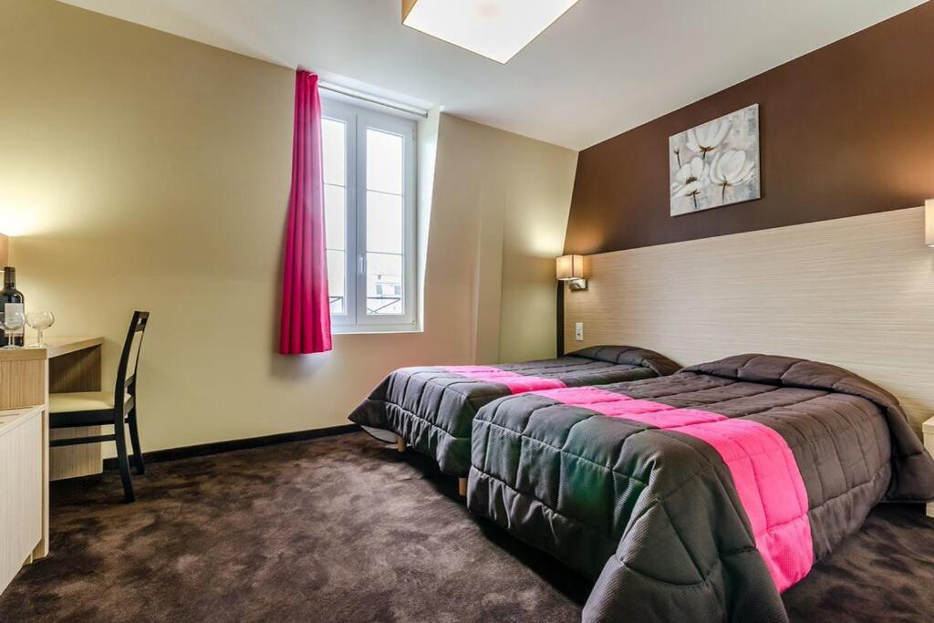 Room, Twin Beds