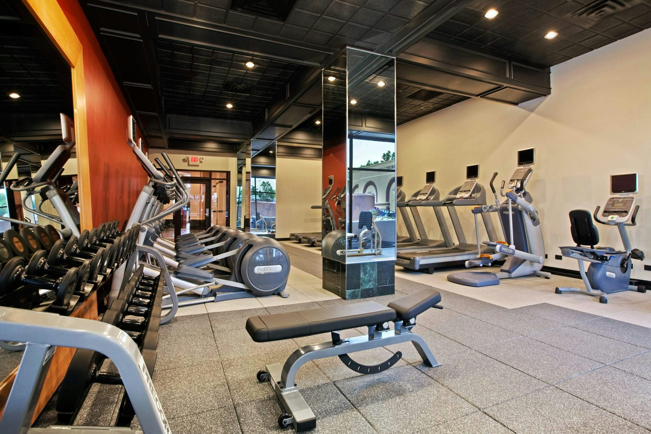 Hilton Chicago/Oak Brook Suites 11/56
