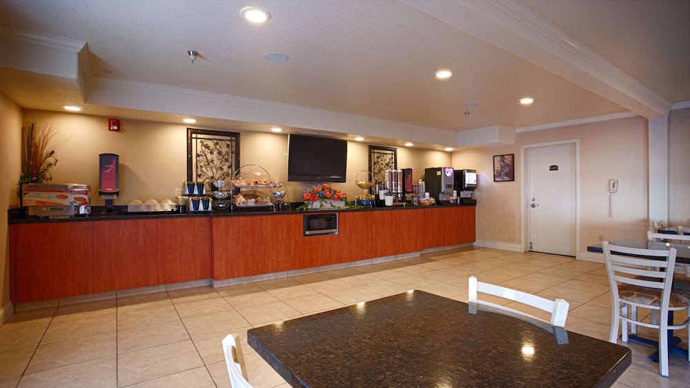 Best Western Inn & Suites Lemoore 5/36