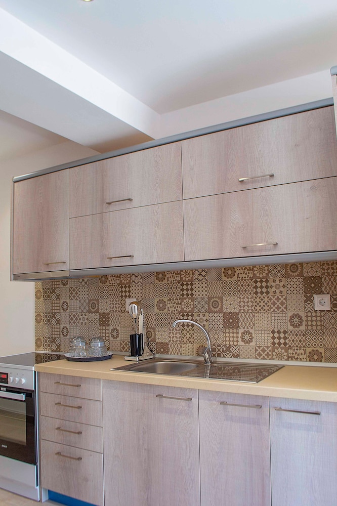 Milonas House Apartments 13/50