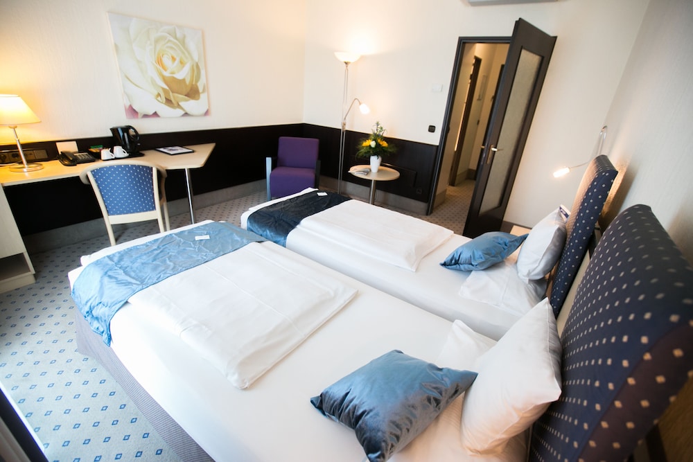 Holiday Inn - The Niu, Stream Monchengladbach 36/71